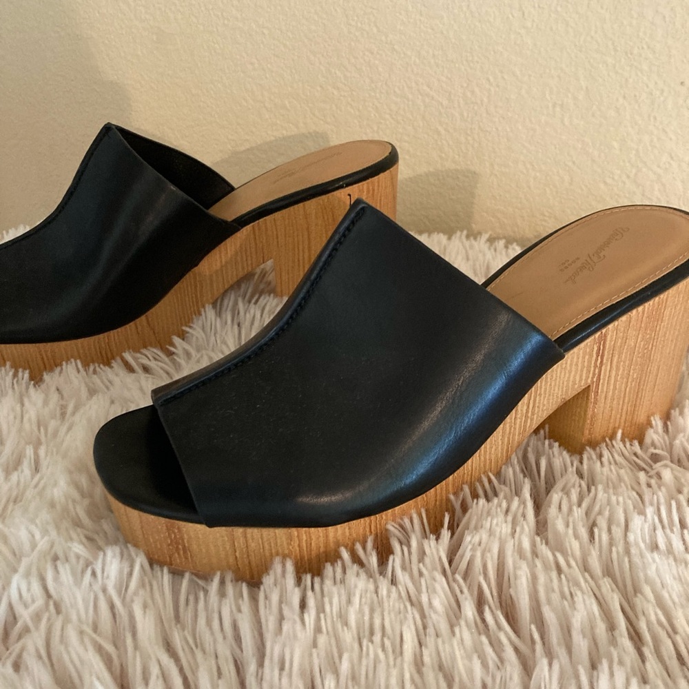 Cute black and wood wedges